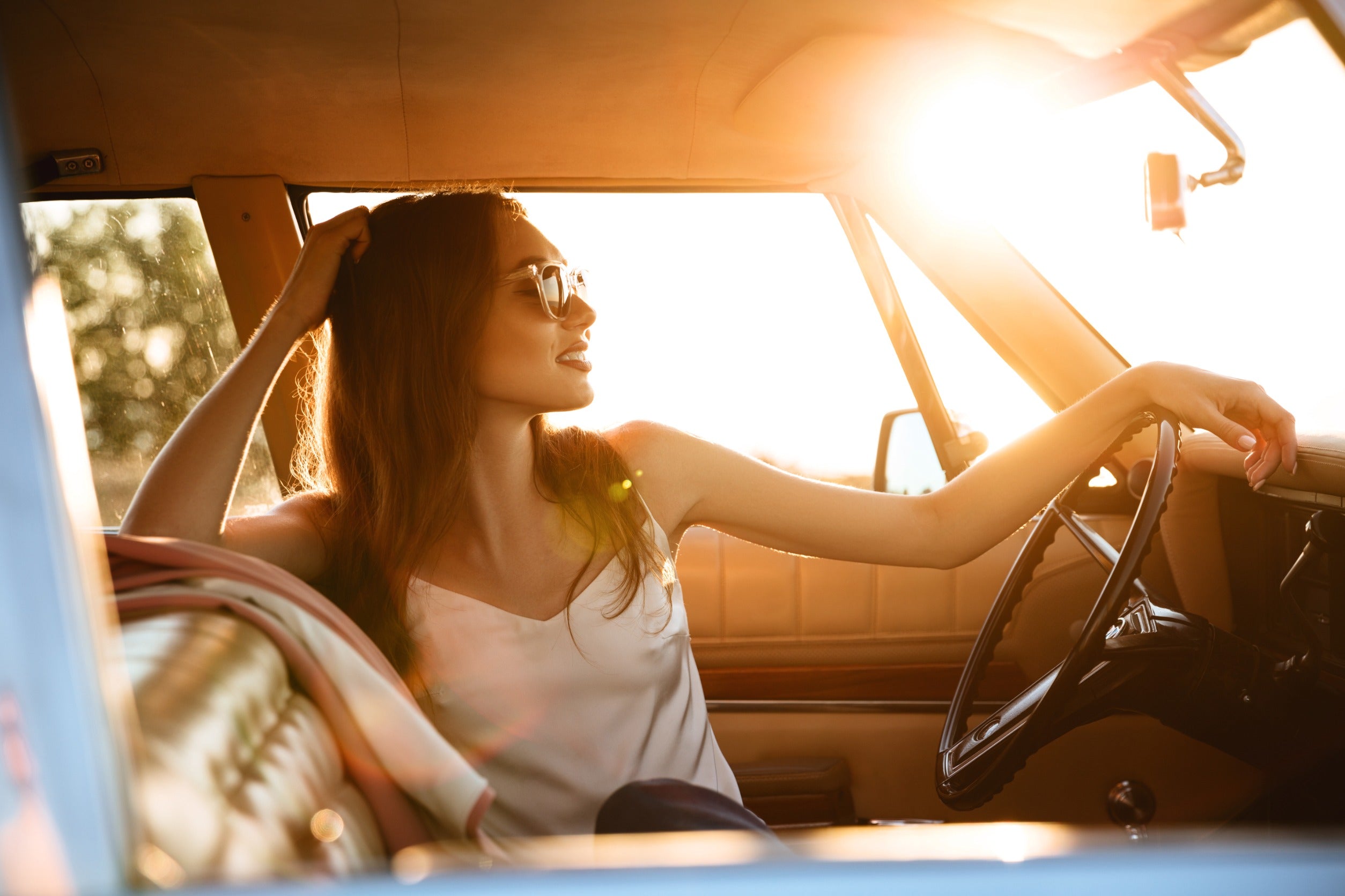 girl_in_car.jpg